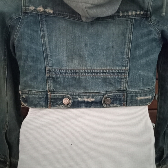 Cropped jean jacket - Picture 6 of 8